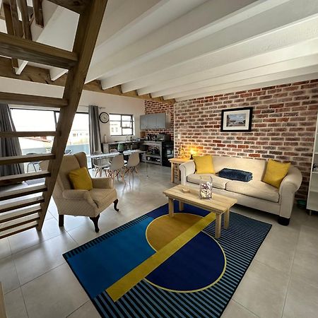 Modern Apartments Downtown Плеттенберг-Бей Экстерьер фото