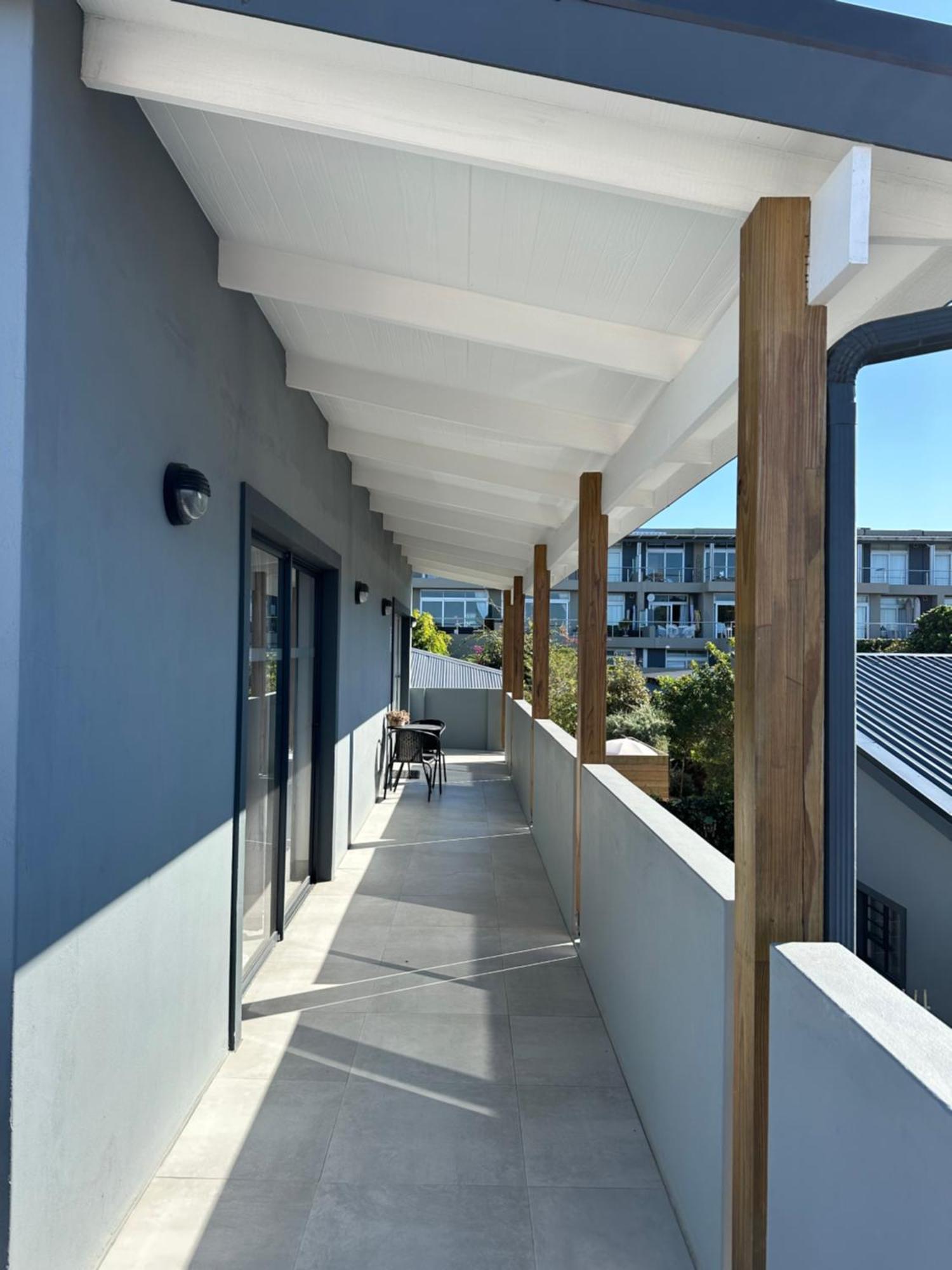 Modern Apartments Downtown Плеттенберг-Бей Экстерьер фото