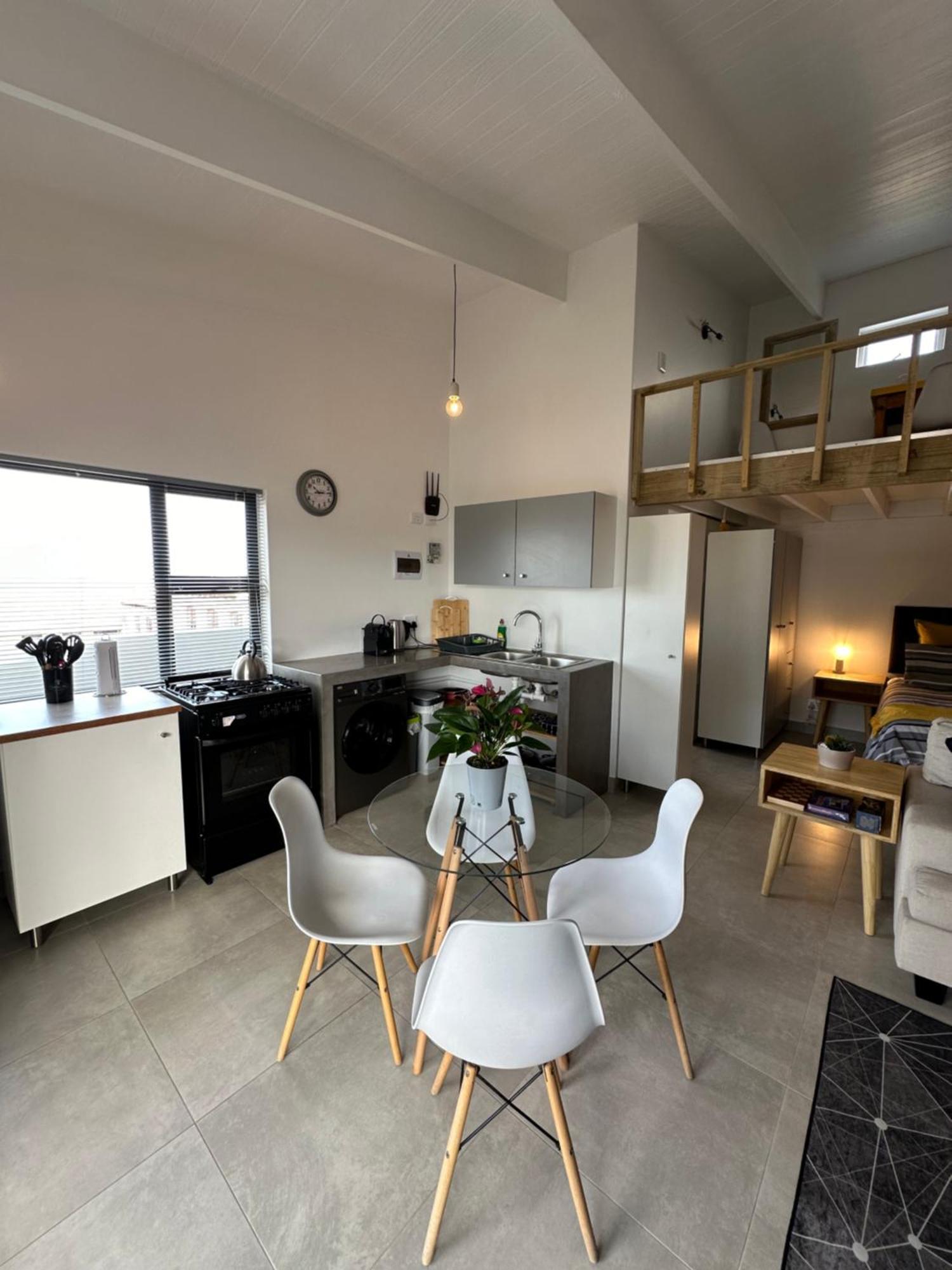 Modern Apartments Downtown Плеттенберг-Бей Экстерьер фото